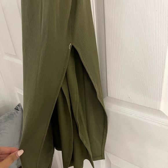 Garage Olive Maxi Dress - Picture 4 of 6